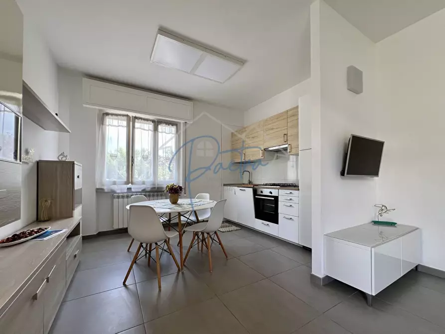 Immagine 4 di Appartamento in affitto  a Massa