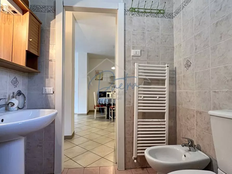 Immagine 21 di Appartamento in affitto  a Massa