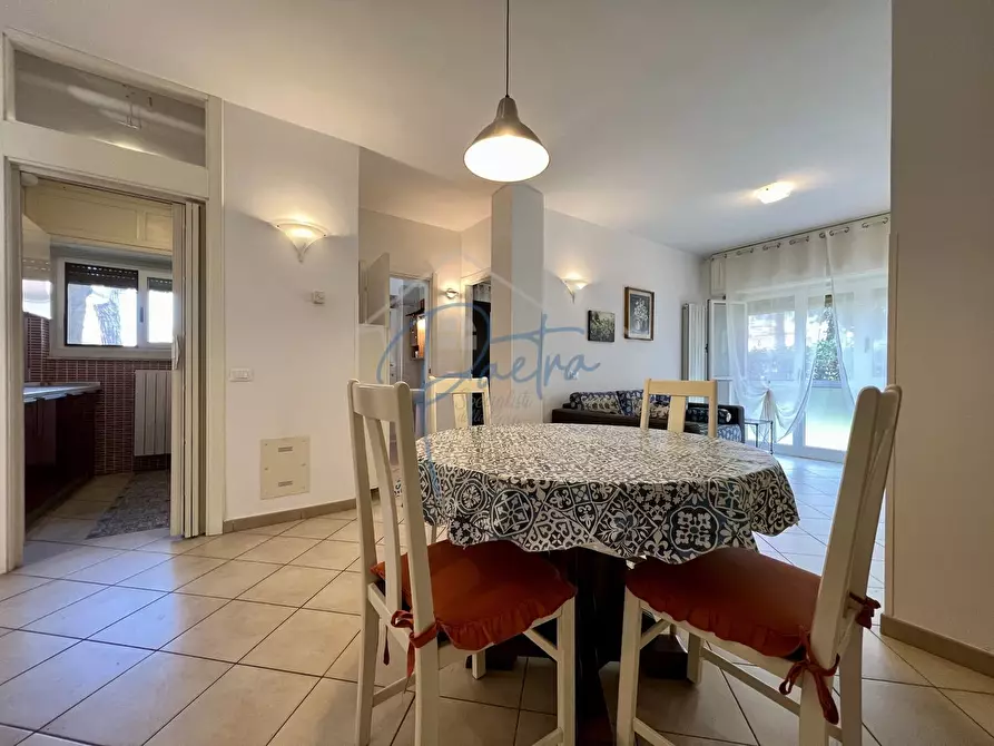 Immagine 6 di Appartamento in affitto  a Massa