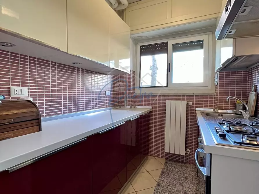 Immagine 10 di Appartamento in affitto  a Massa