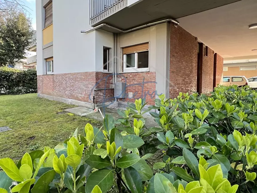 Immagine 25 di Appartamento in affitto  a Massa