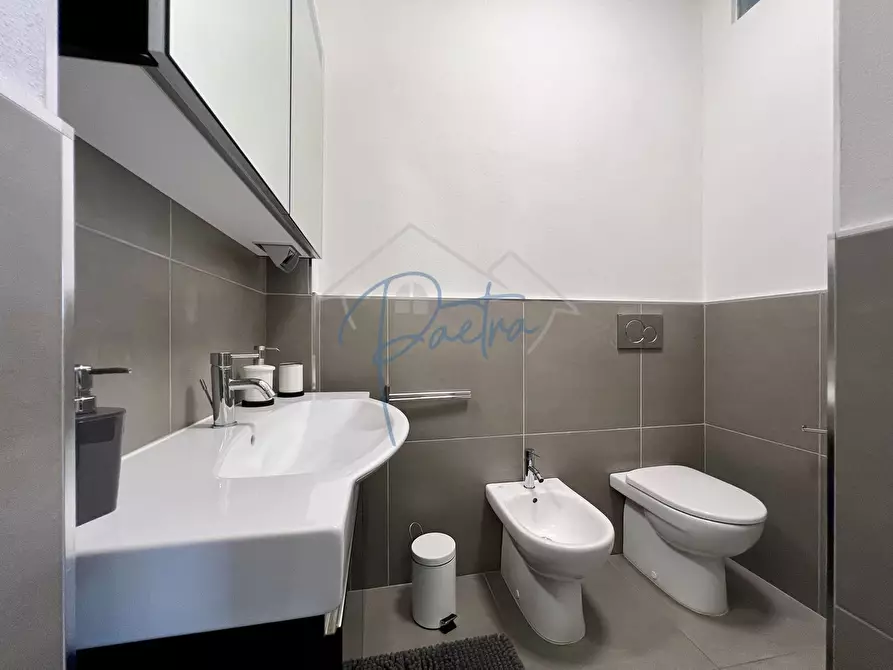 Immagine 11 di Appartamento in affitto  a Massa