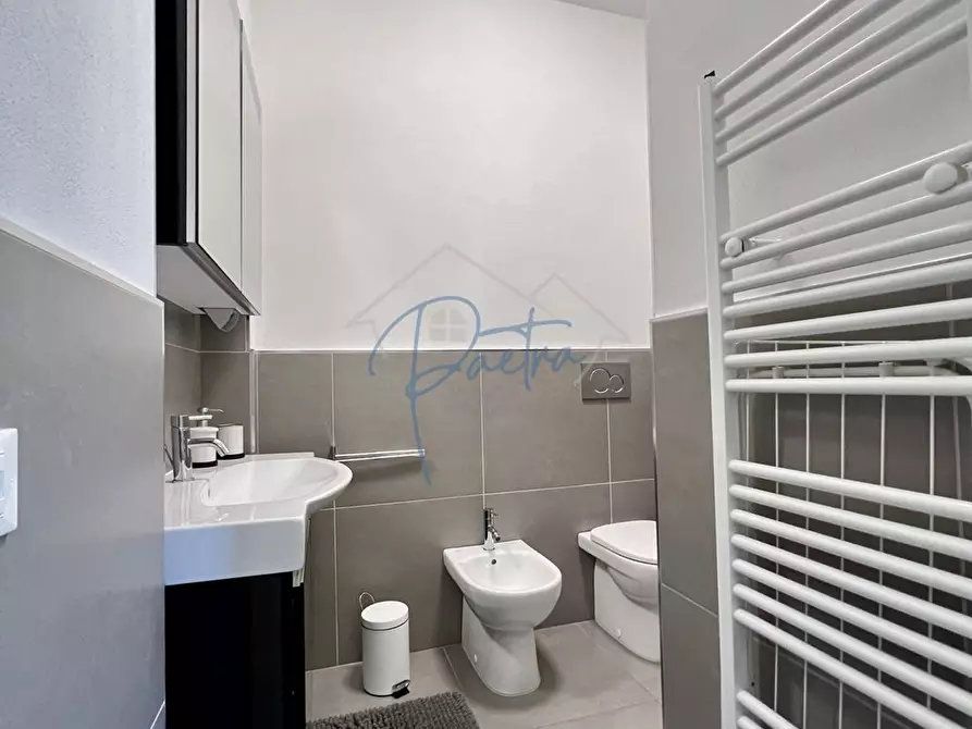 Immagine 10 di Appartamento in affitto  a Massa