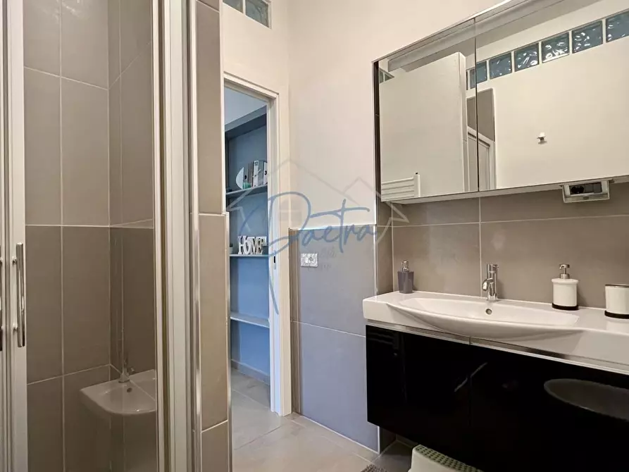 Immagine 12 di Appartamento in affitto  a Massa