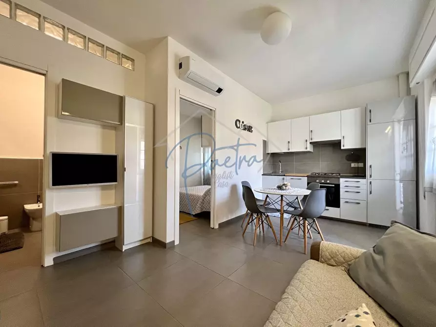 Immagine 9 di Appartamento in affitto  a Massa