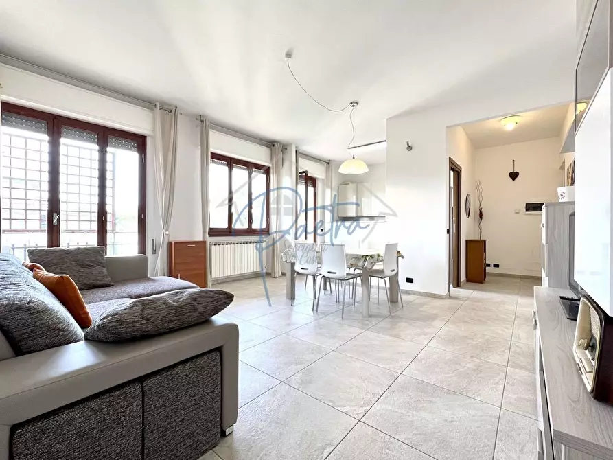 Immagine 2 di Appartamento in affitto  a Massa