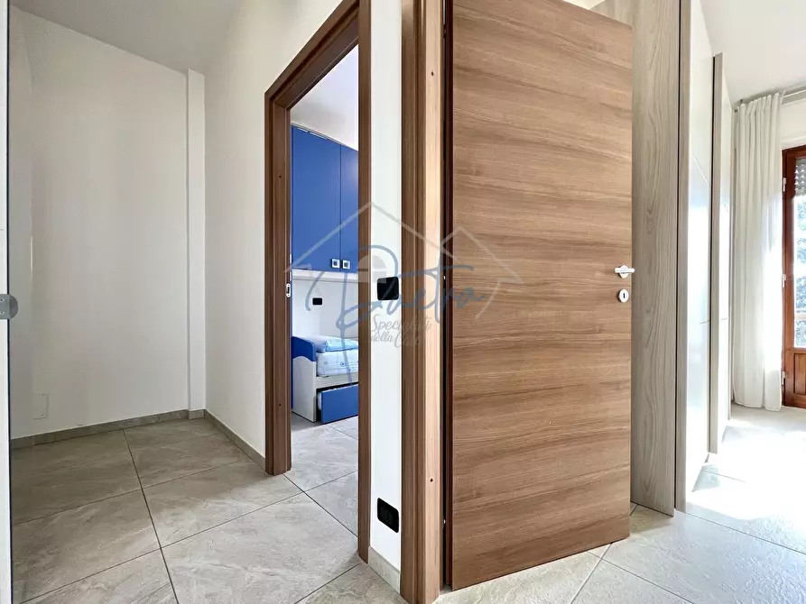 Immagine 18 di Appartamento in affitto  a Massa