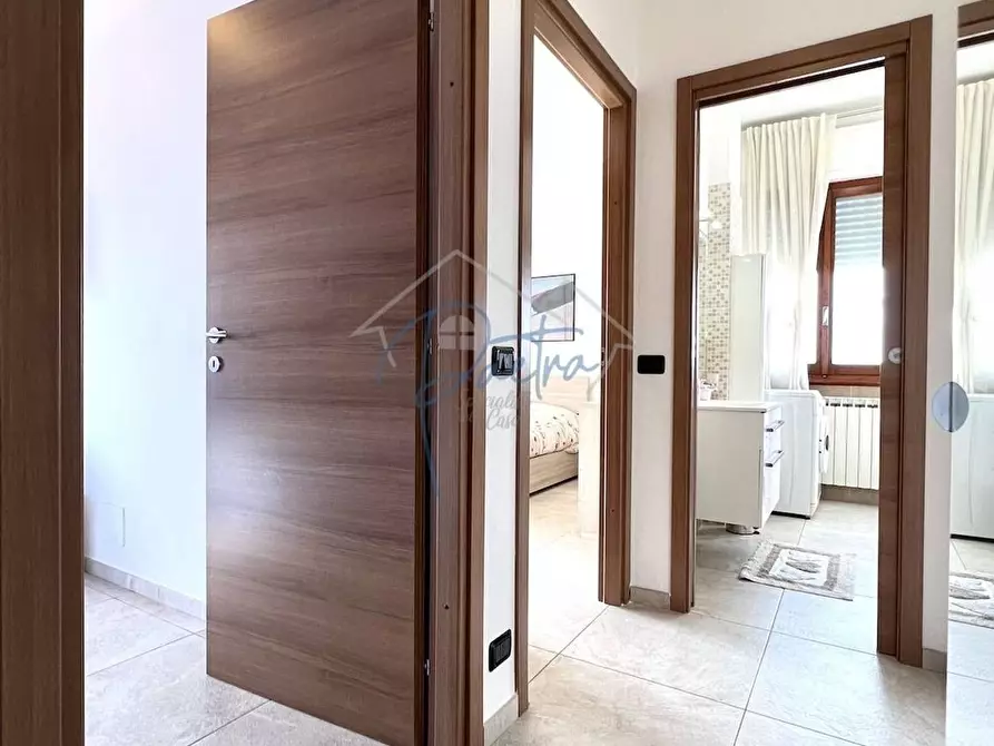 Immagine 13 di Appartamento in affitto  a Massa