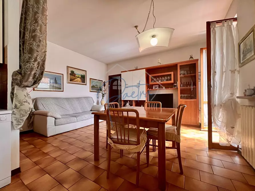 Immagine 8 di Appartamento in affitto  a Massa