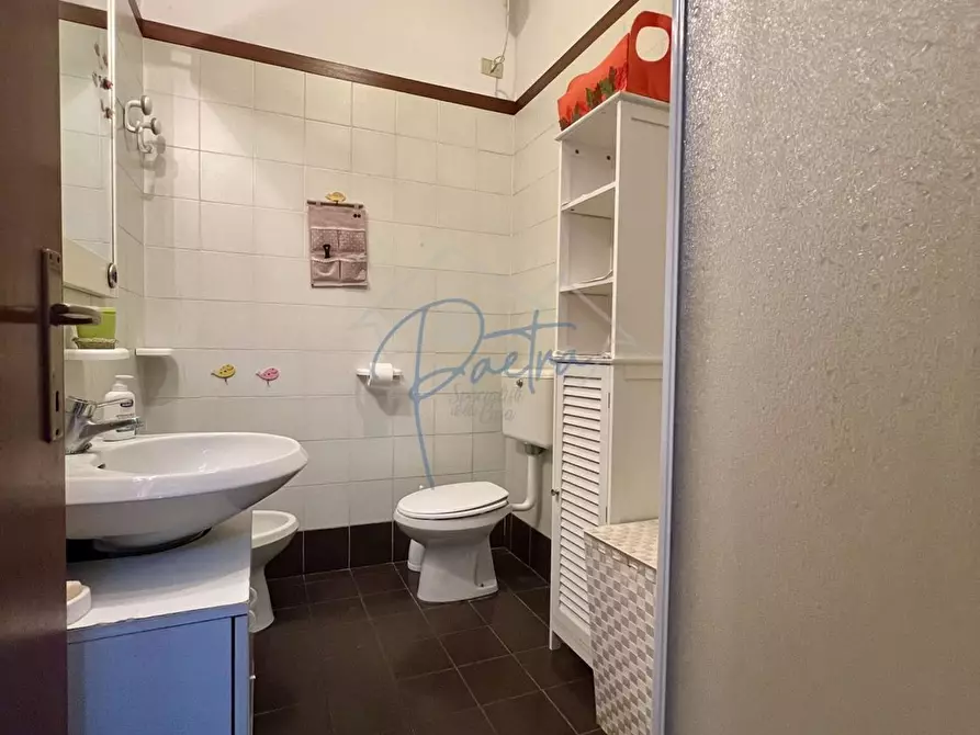 Immagine 14 di Appartamento in affitto  a Massa