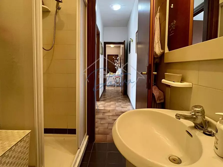 Immagine 16 di Appartamento in affitto  a Massa