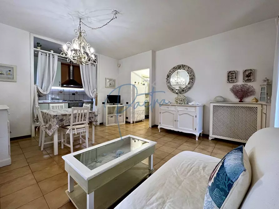 Immagine 7 di Appartamento in affitto  a Massa