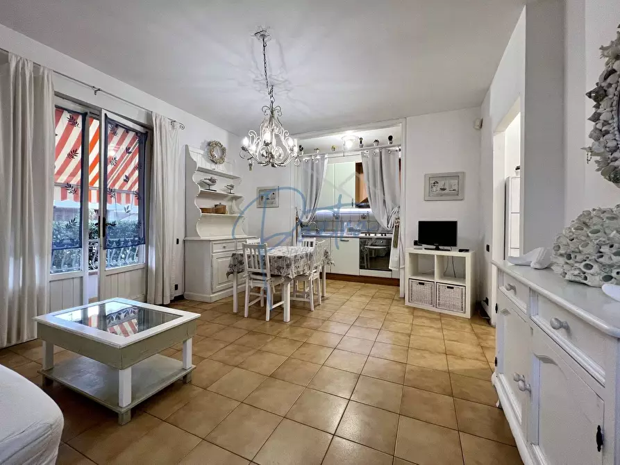 Immagine 4 di Appartamento in affitto  a Massa