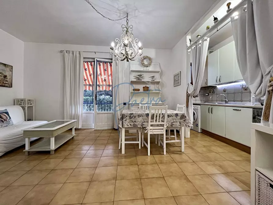 Immagine 15 di Appartamento in affitto  a Massa