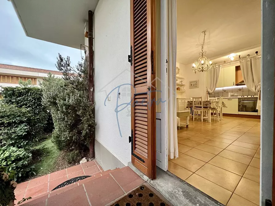 Immagine 21 di Appartamento in affitto  a Massa