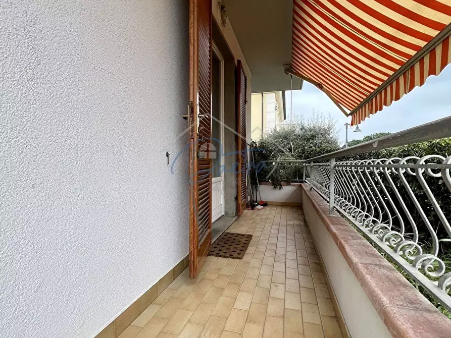 Immagine 16 di Appartamento in affitto  a Massa