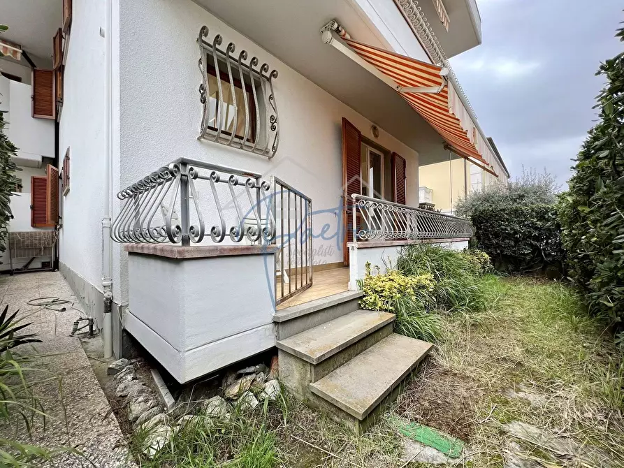 Immagine 17 di Appartamento in affitto  a Massa