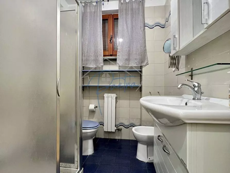 Immagine 32 di Appartamento in affitto  a Massa