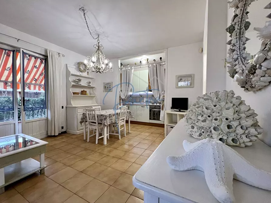 Immagine 5 di Appartamento in affitto  a Massa