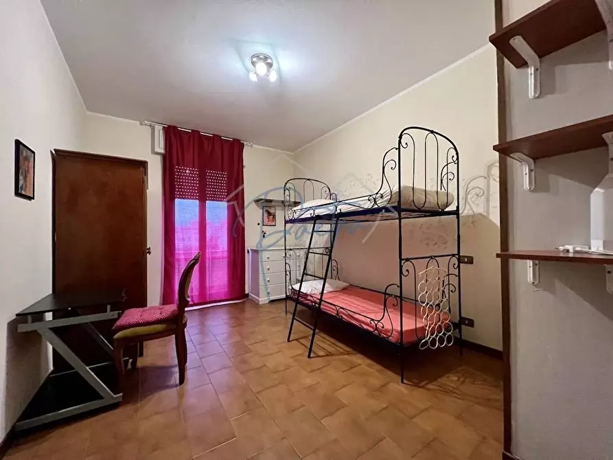 Immagine 11 di Appartamento in vendita  a Massa