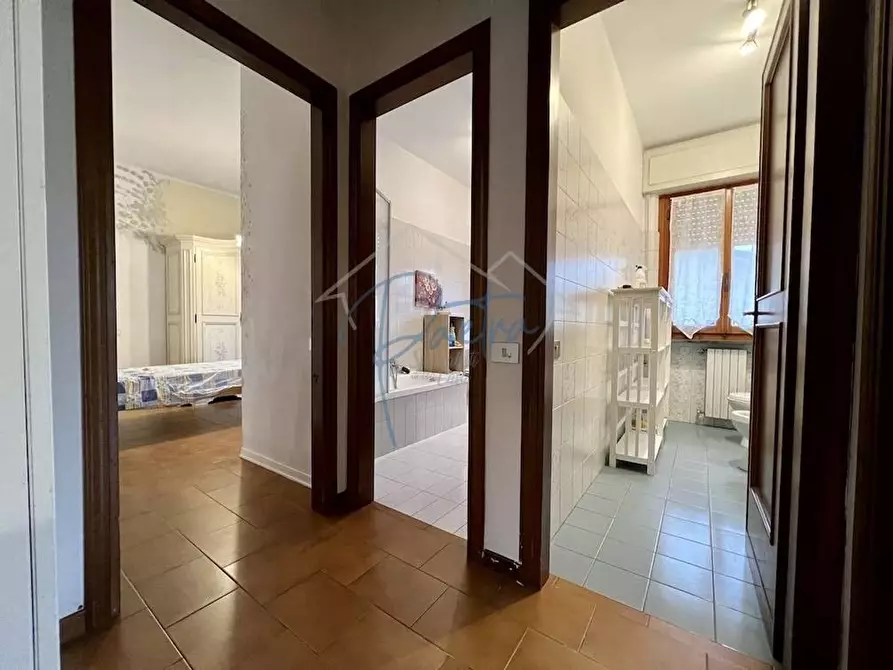 Immagine 13 di Appartamento in vendita  a Massa