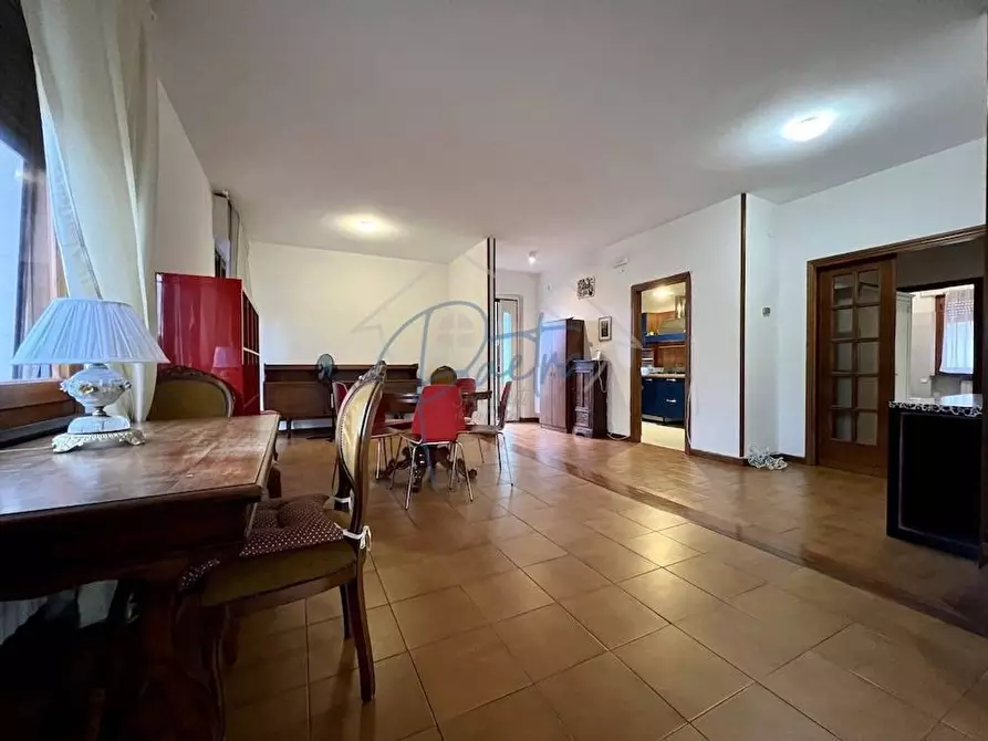 Immagine 6 di Appartamento in vendita  a Massa