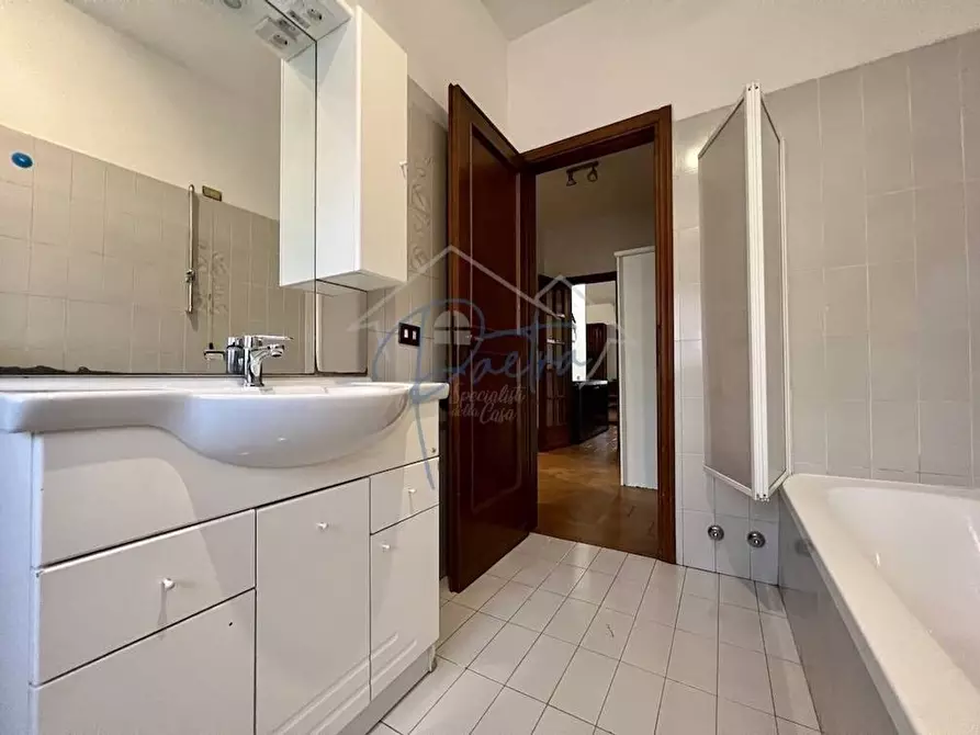 Immagine 20 di Appartamento in vendita  a Massa