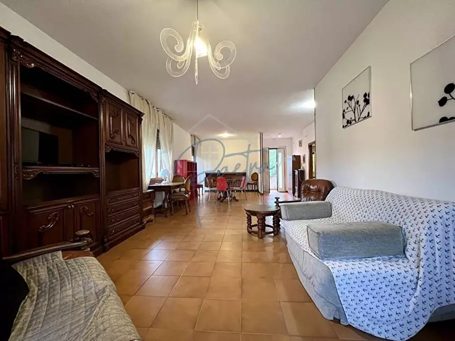 Immagine 5 di Appartamento in vendita  a Massa