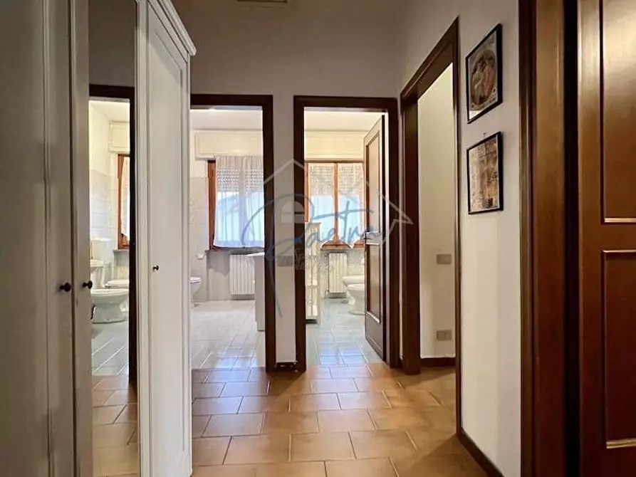 Immagine 9 di Appartamento in vendita  a Massa