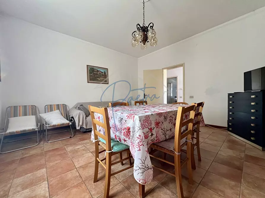 Immagine 4 di Appartamento in affitto  a Massa