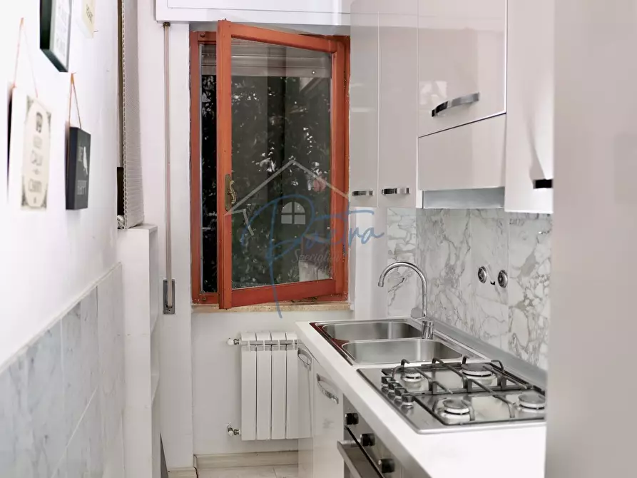 Immagine 3 di Appartamento in vendita  a Massa