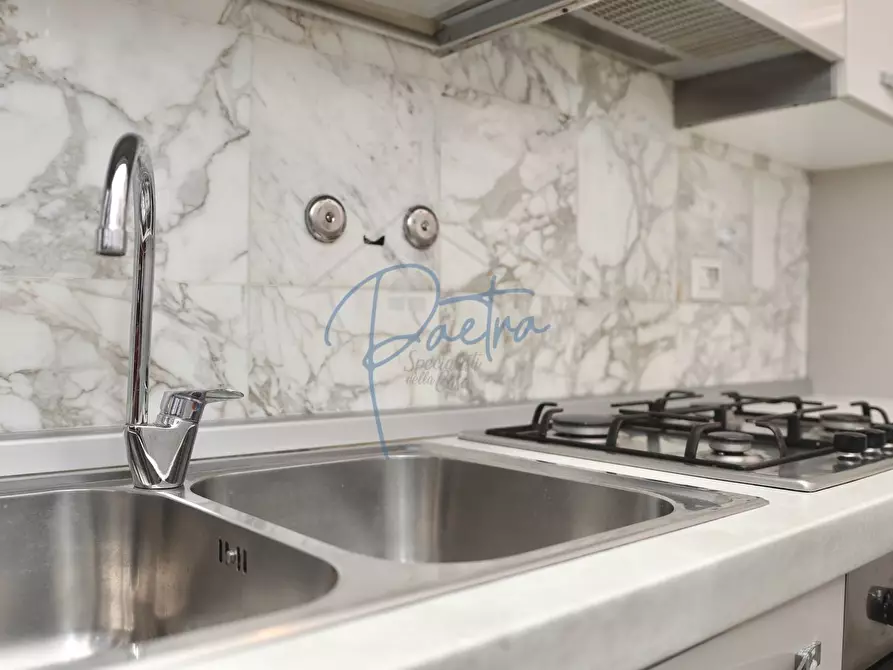 Immagine 4 di Appartamento in vendita  a Massa