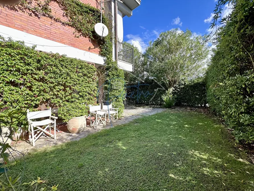 Immagine 51 di Appartamento in affitto  a Ameglia