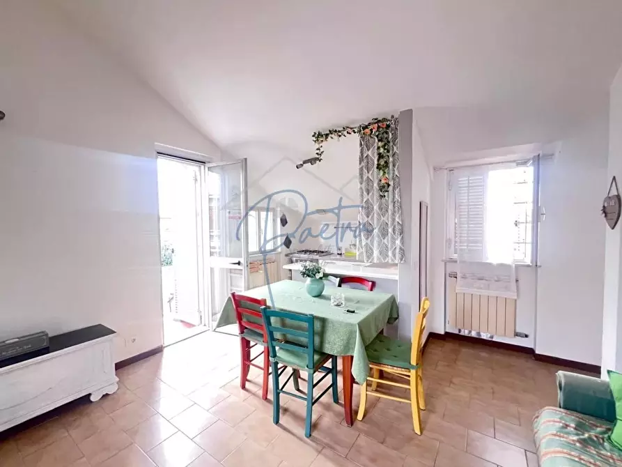 Immagine 9 di Mansarda in vendita  a Massa