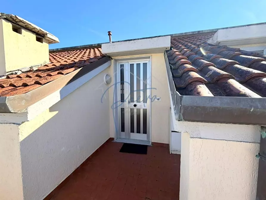 Immagine 6 di Mansarda in vendita  a Massa