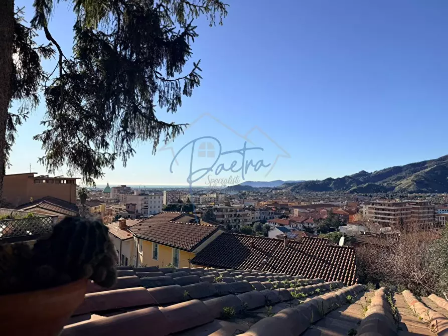 Immagine 28 di Villa in vendita  a Massa