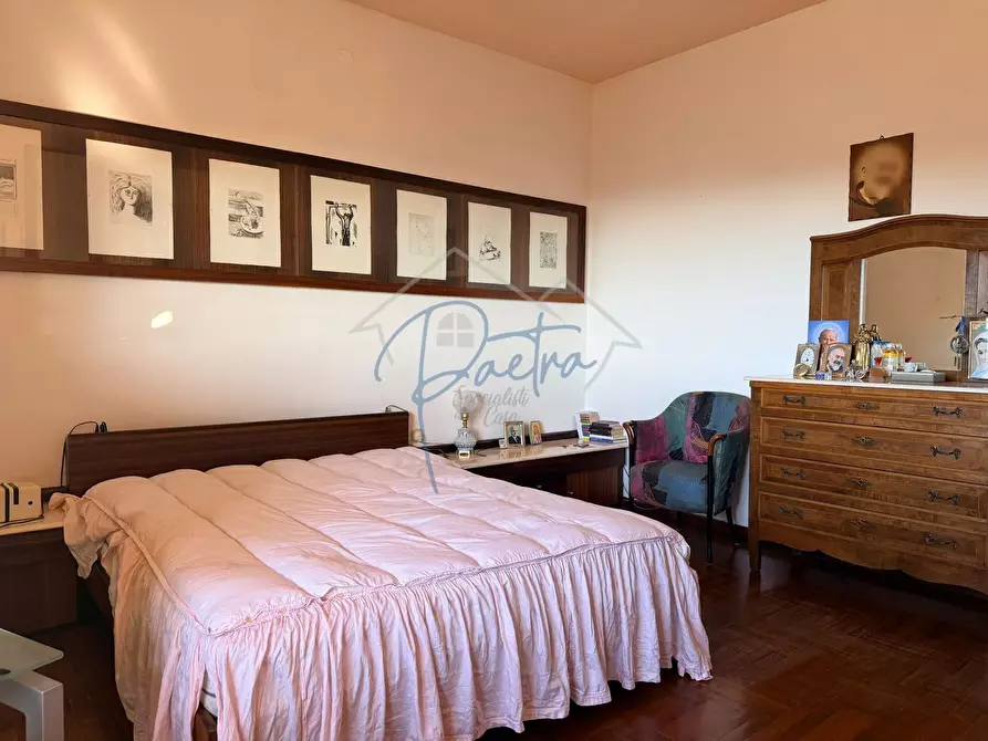 Immagine 38 di Villa in vendita  a Massa