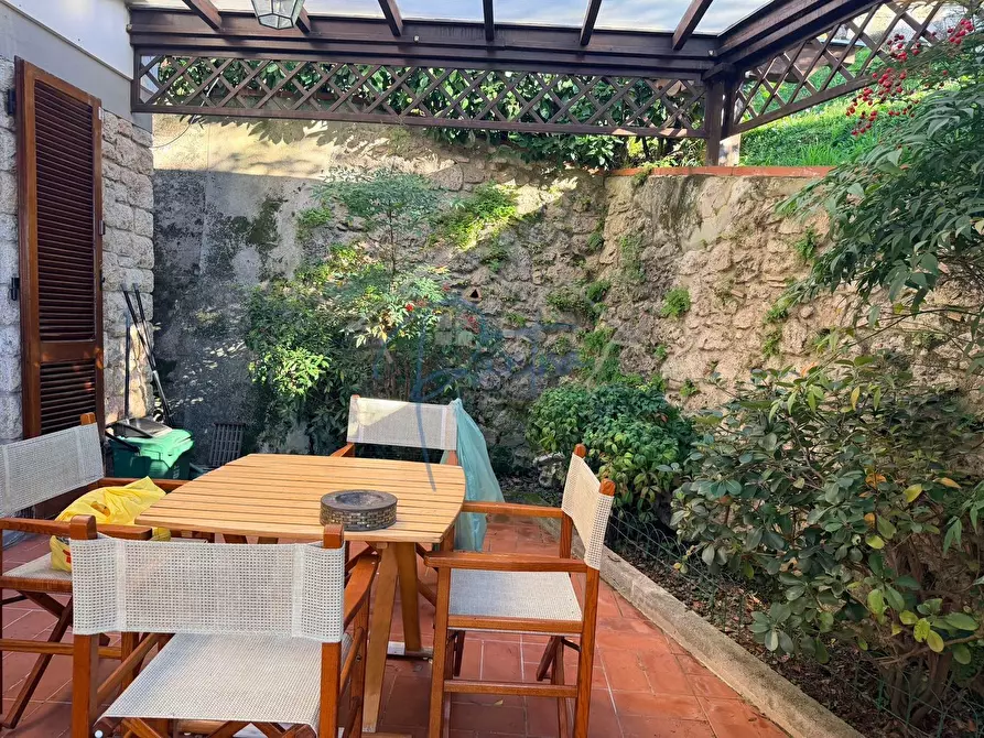 Immagine 15 di Villa in vendita  a Massa