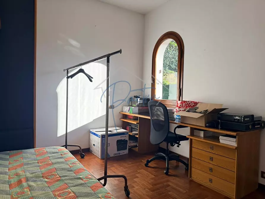 Immagine 34 di Villa in vendita  a Massa