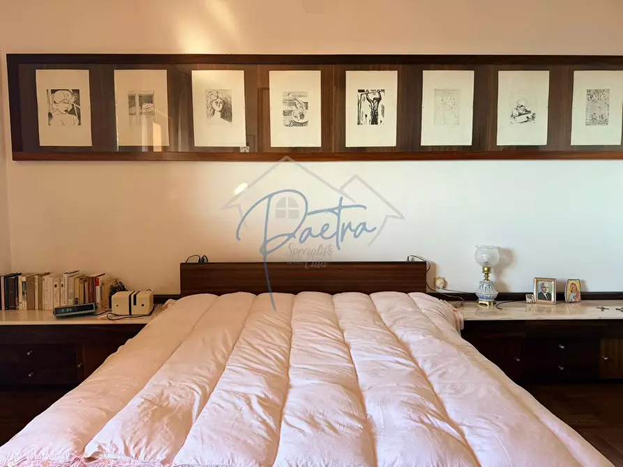 Immagine 39 di Villa in vendita  a Massa