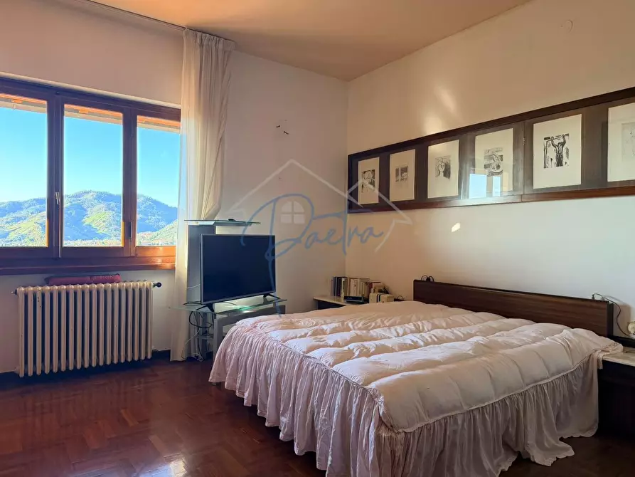 Immagine 27 di Villa in vendita  a Massa
