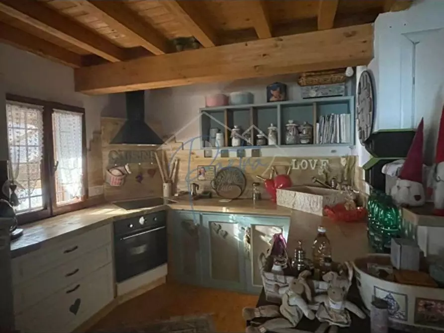 Immagine 2 di Casa indipendente in vendita  a Montignoso