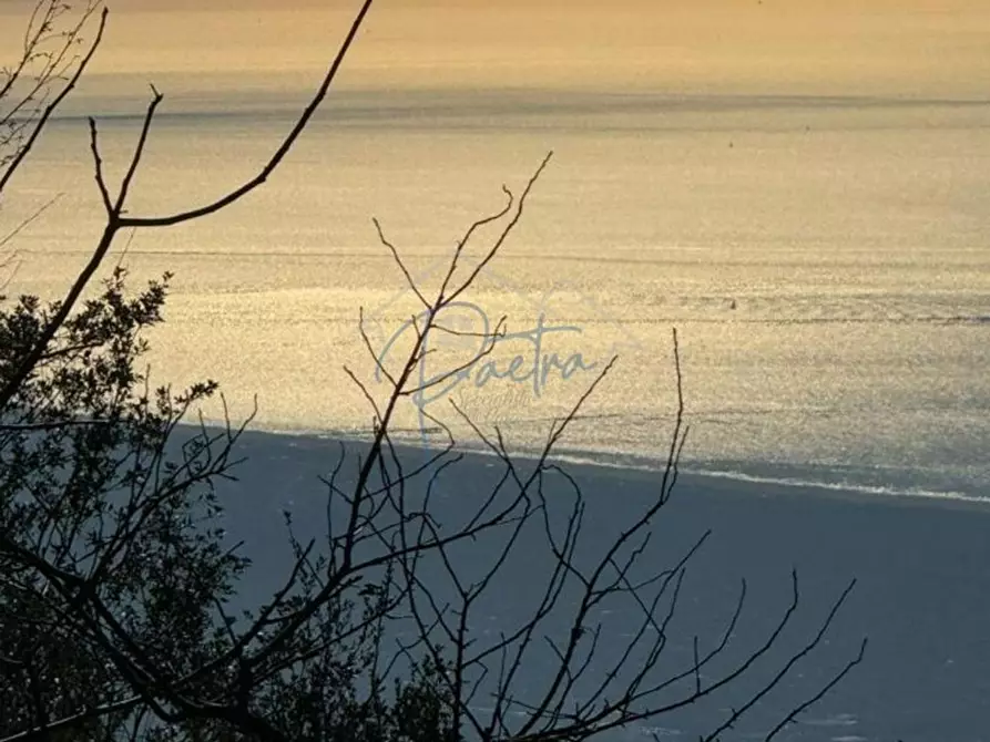 Immagine 18 di Casa indipendente in vendita  a Montignoso