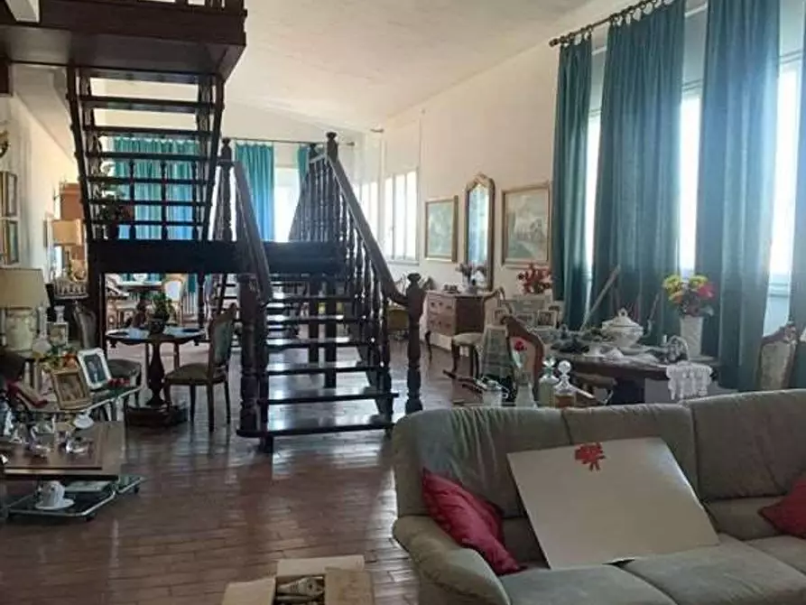 Immagine 8 di Appartamento in vendita  a Livorno