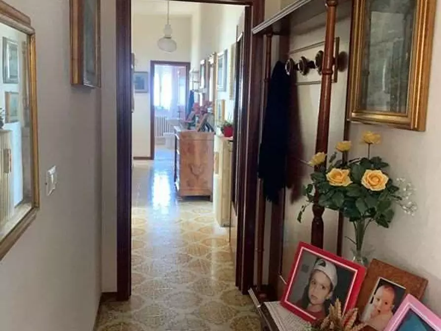 Immagine 2 di Appartamento in vendita  a Livorno