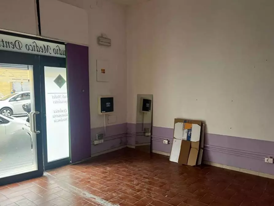 Immagine 6 di Locale commerciale in affitto  a Livorno