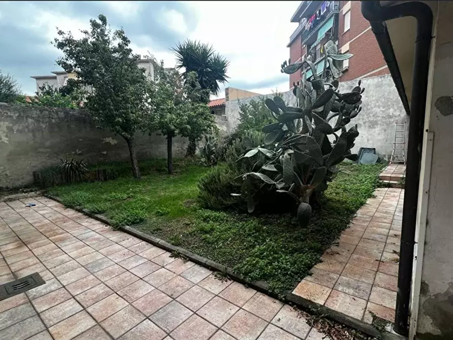 Immagine 1 di Locale commerciale in affitto  a Livorno