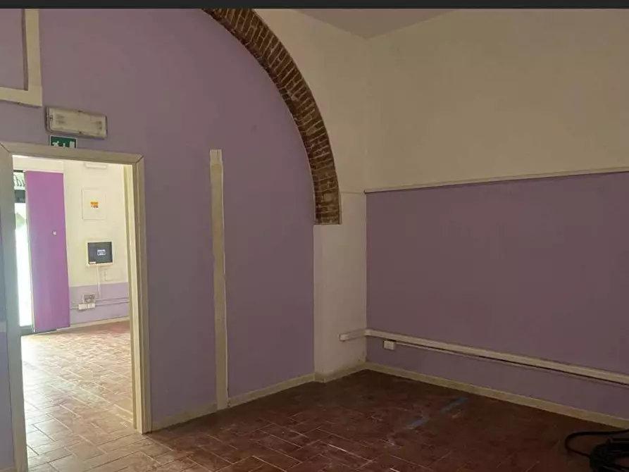 Immagine 5 di Locale commerciale in affitto  a Livorno