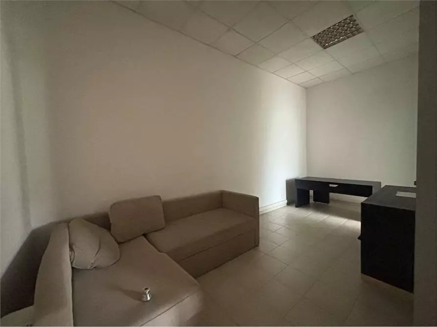 Immagine 6 di Ufficio in vendita  a Livorno