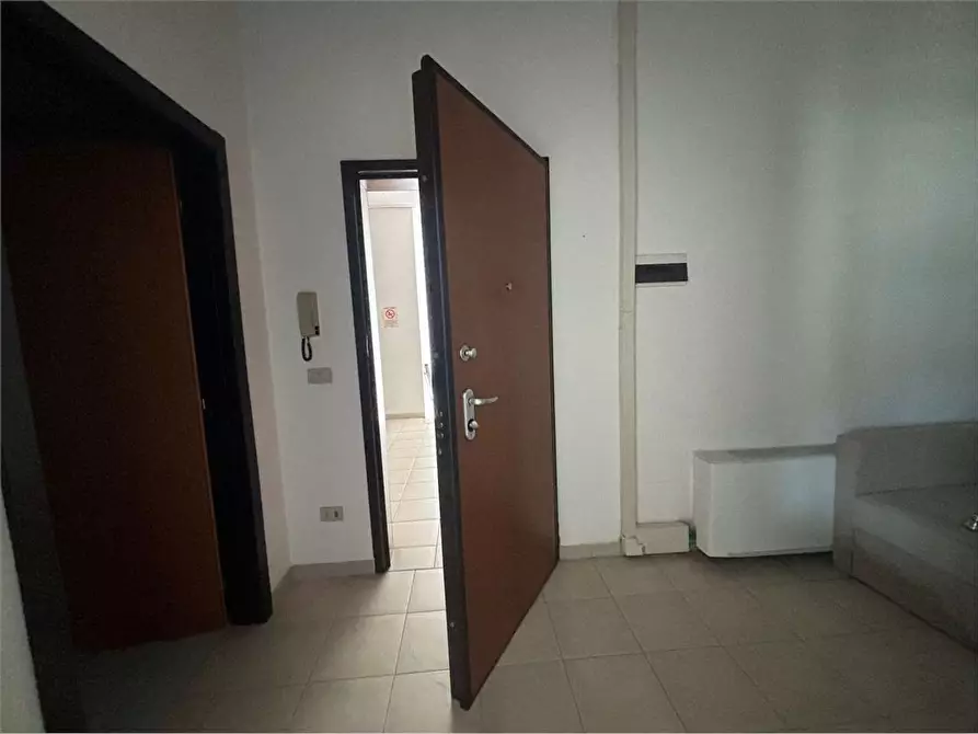 Immagine 7 di Ufficio in vendita  a Livorno